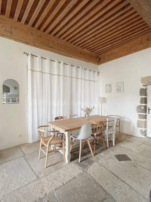 Logis Du Chandelier Le Puy-en-Velay Esterno foto